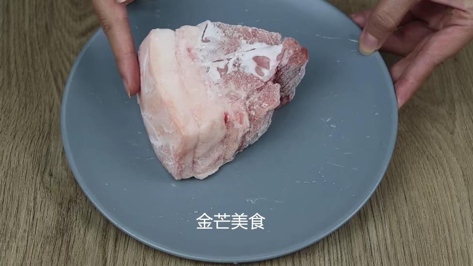 如何让肉快速解冻 有什么办法让冰冻的肉快速解冻