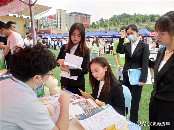 中国有多少大学生 中国有多少大学生在读
